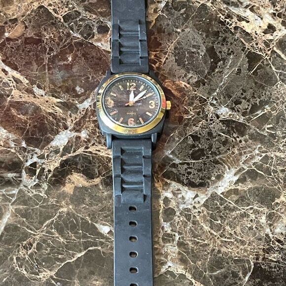 BLACK SILICONE Watch!  - Picture 8 of 8